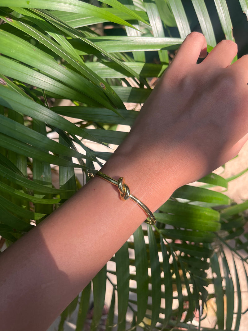 Knot Gold Cuff